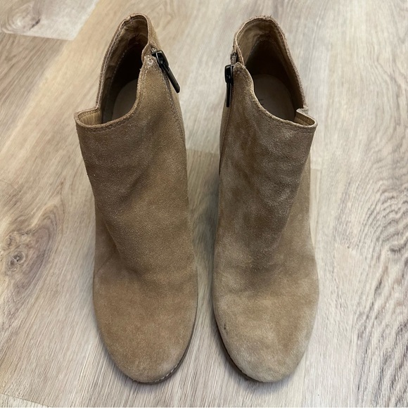 Lucky Brand Yakeena Tan Suede Ankle Wedge Booties size 10 - Picture 2 of 8
